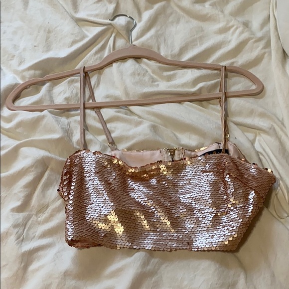 Pale pink sequin crop top. - Picture 1 of 3